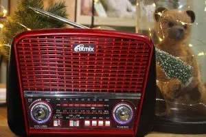 Портативный Радиоприемник Ritmix RPR-050 (красный-черный)