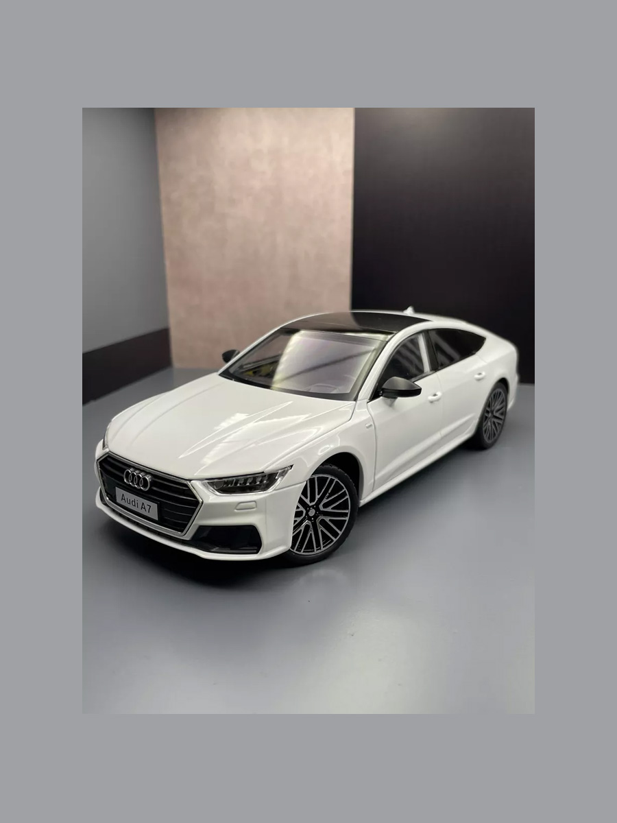 Машинка металлическая Audi A7 (белый, серый)