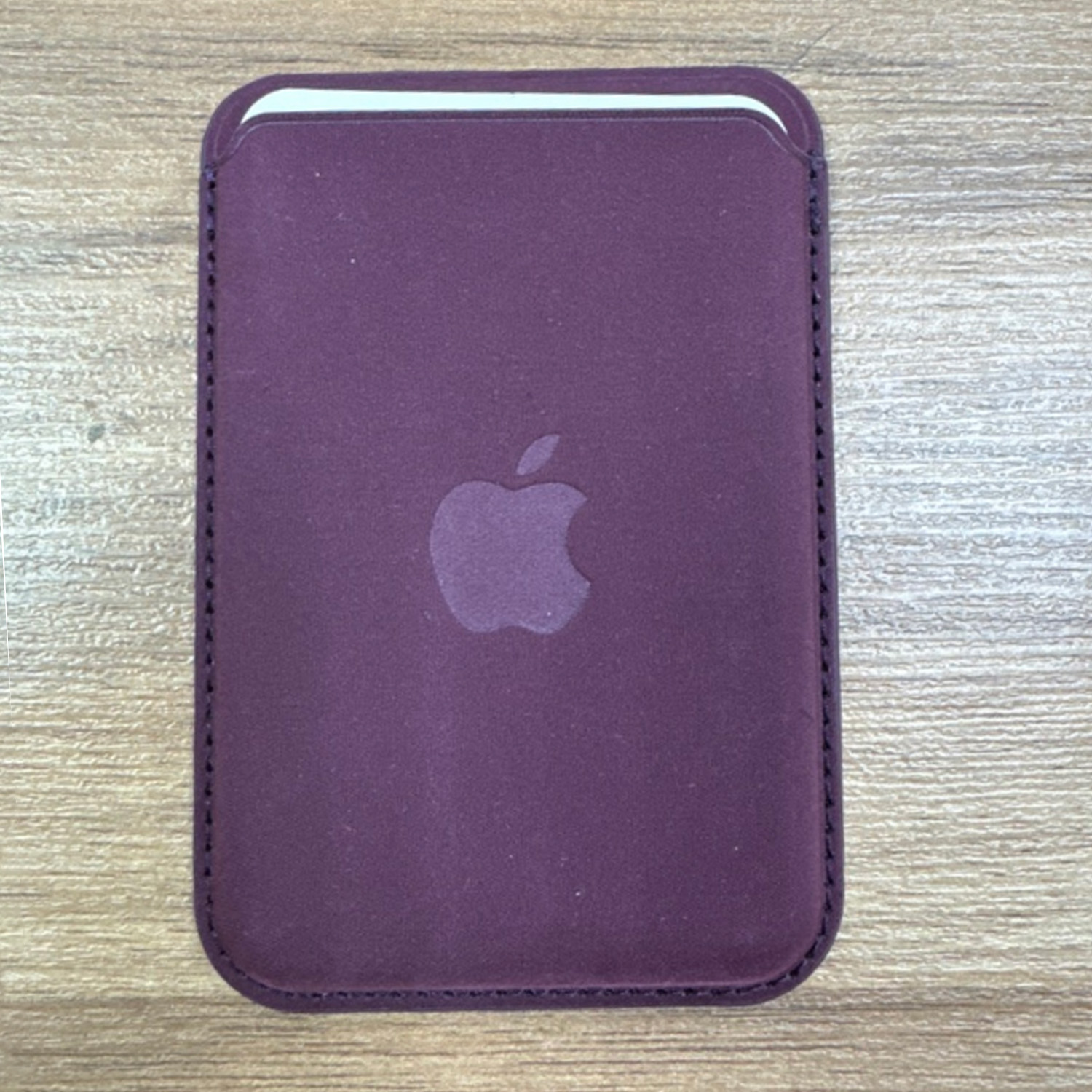 Карт Холдер тканевый FineWoven с MagSafe (фиолетовый)