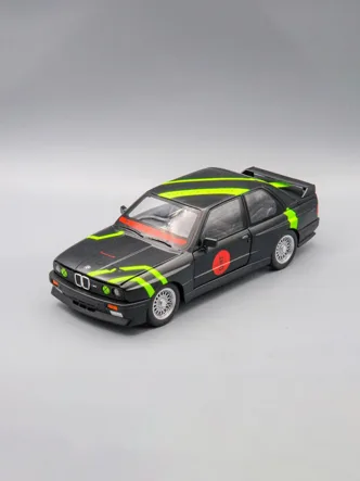 Машинка металлическая BMW М3 Е30 (черный, зеленый)