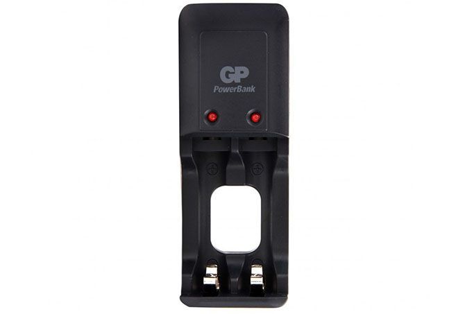 Зарядное устройство для аккумуляторов AA/AAA GP PB330GS-CR1, время заряда 13ч, 2шт. AA по 2100mAh