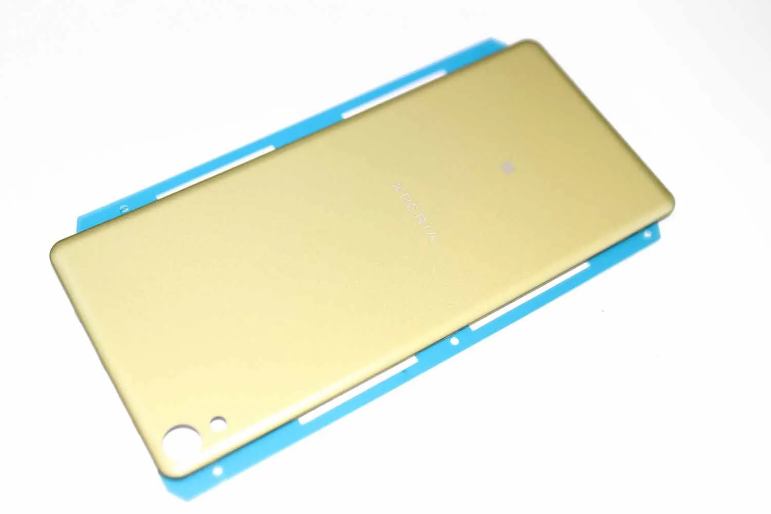 Задняя крышка Sony Xperia XA (золото)